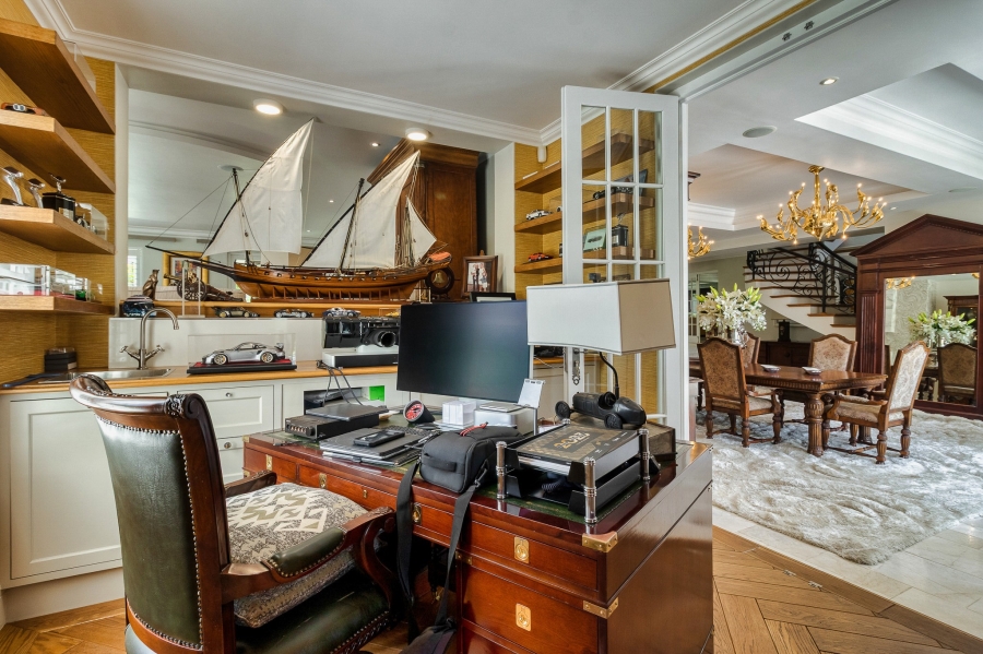 9 Bedroom Property for Sale in Parel Vallei Western Cape